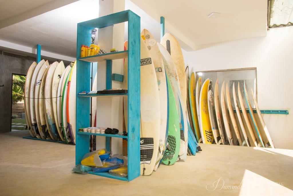 Cheeky Monkey Surf Camp Hotel เวลิกามา ภายนอก รูปภาพ