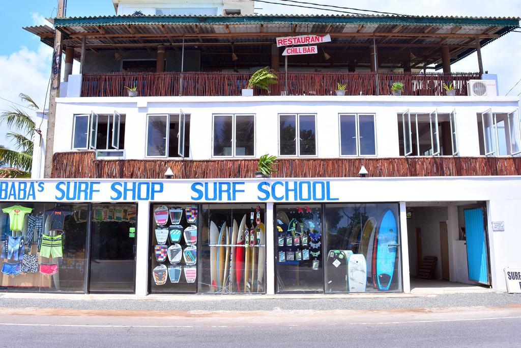 Cheeky Monkey Surf Camp Hotel เวลิกามา ภายนอก รูปภาพ