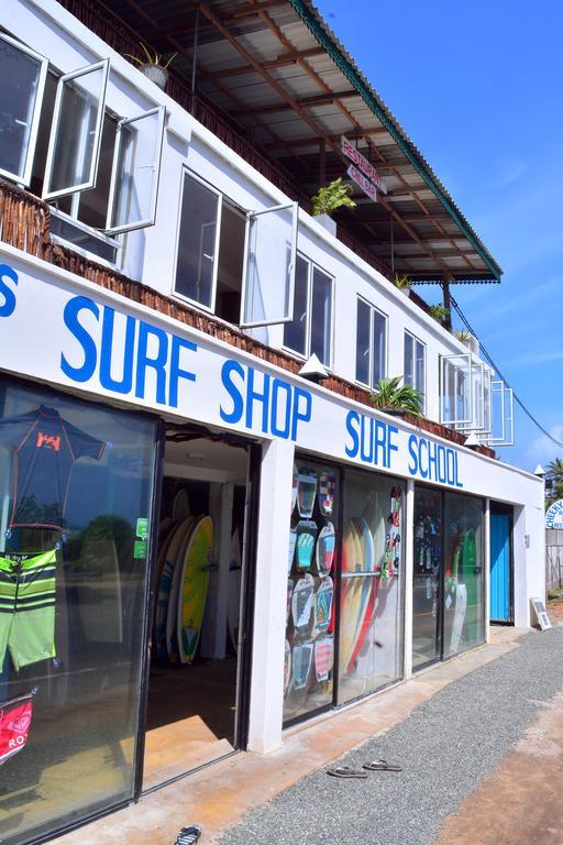 Cheeky Monkey Surf Camp Hotel เวลิกามา ภายนอก รูปภาพ